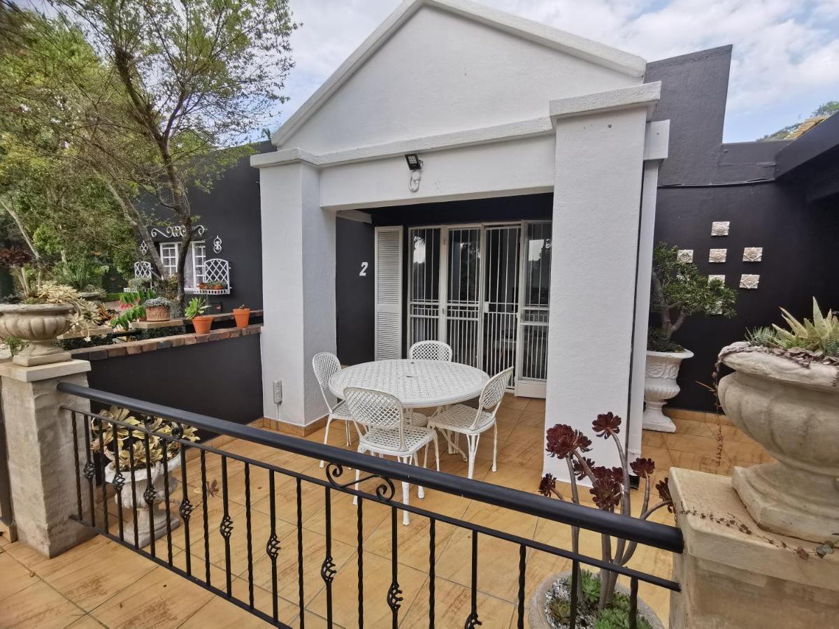 At 98 On Lynburn Guest House Pretoria Exterior photo