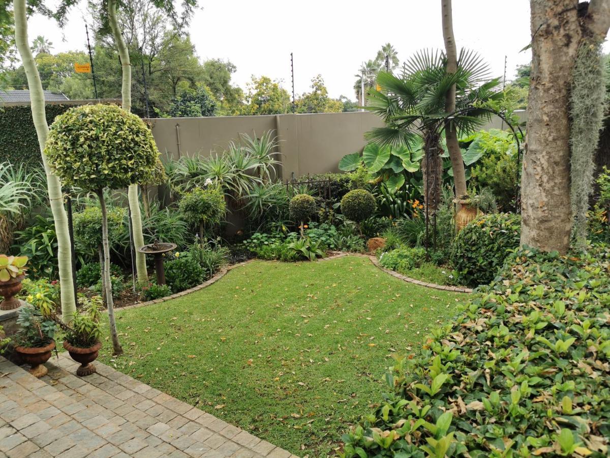 At 98 On Lynburn Guest House Pretoria Exterior photo